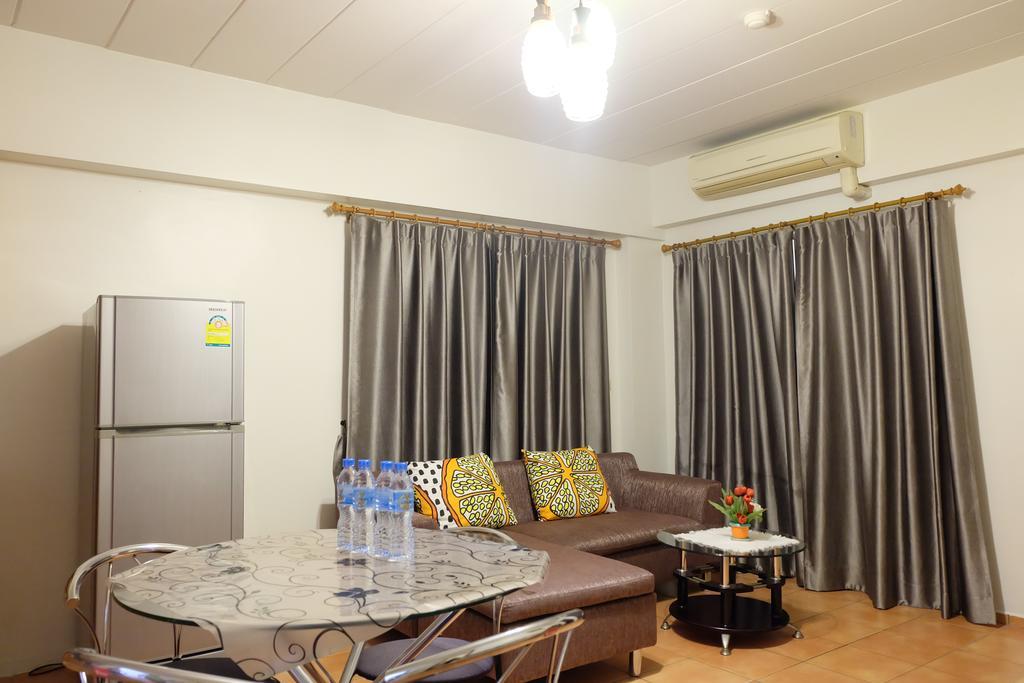 Lomsabai Apartments Bangsaen Eksteriør bilde