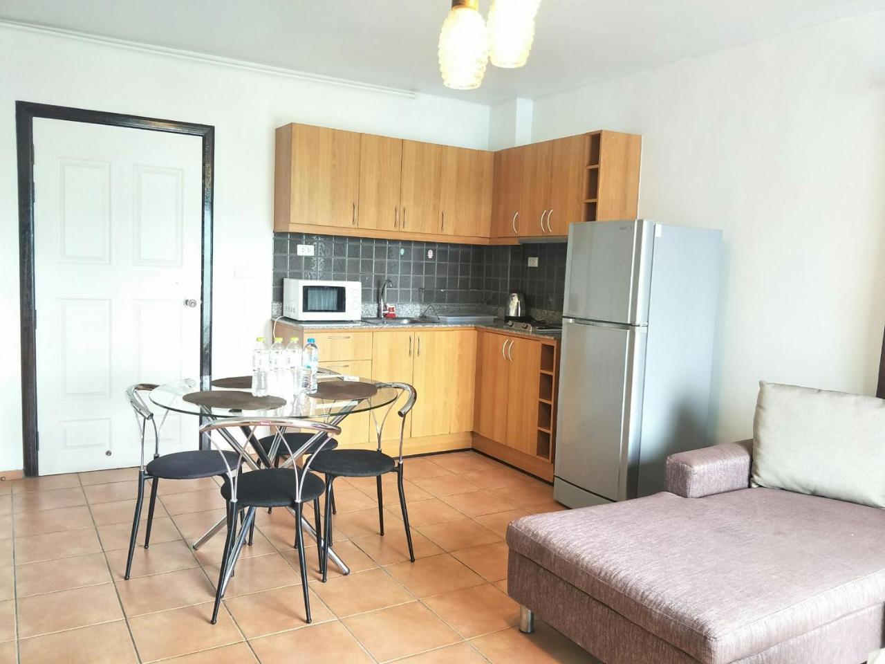 Lomsabai Apartments Bangsaen Eksteriør bilde