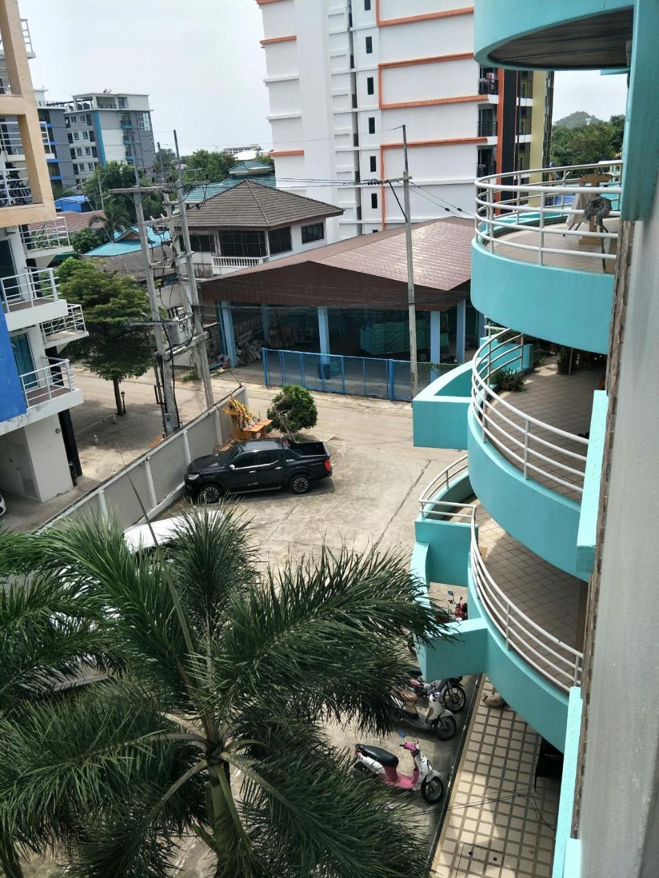 Lomsabai Apartments Bangsaen Eksteriør bilde