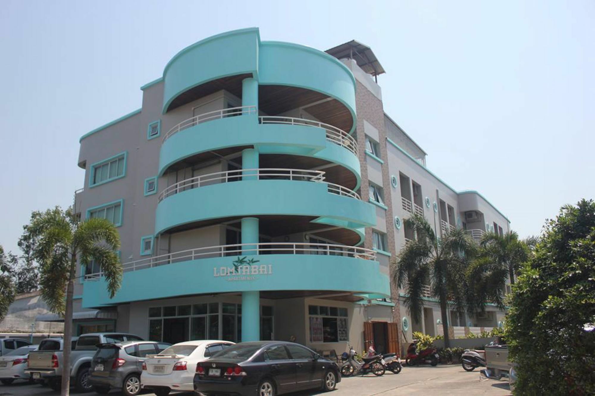 Lomsabai Apartments Bangsaen Eksteriør bilde