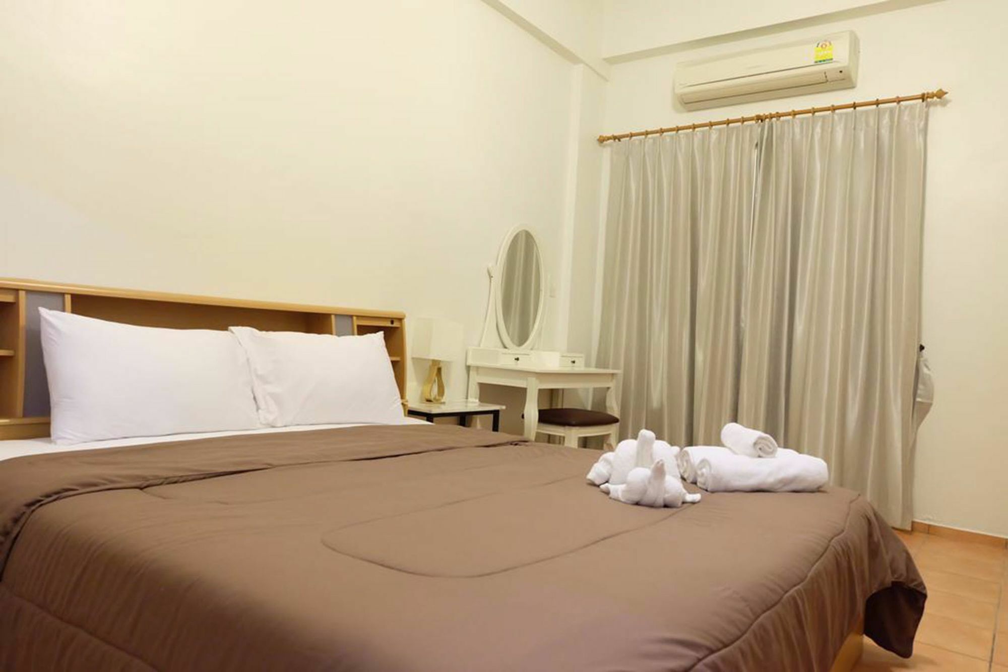 Lomsabai Apartments Bangsaen Eksteriør bilde